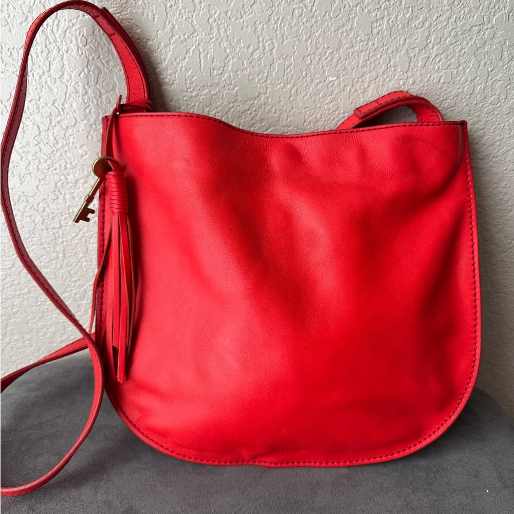 Fossil Chili Red Leather Saddle Bag - Picture 2 of 13